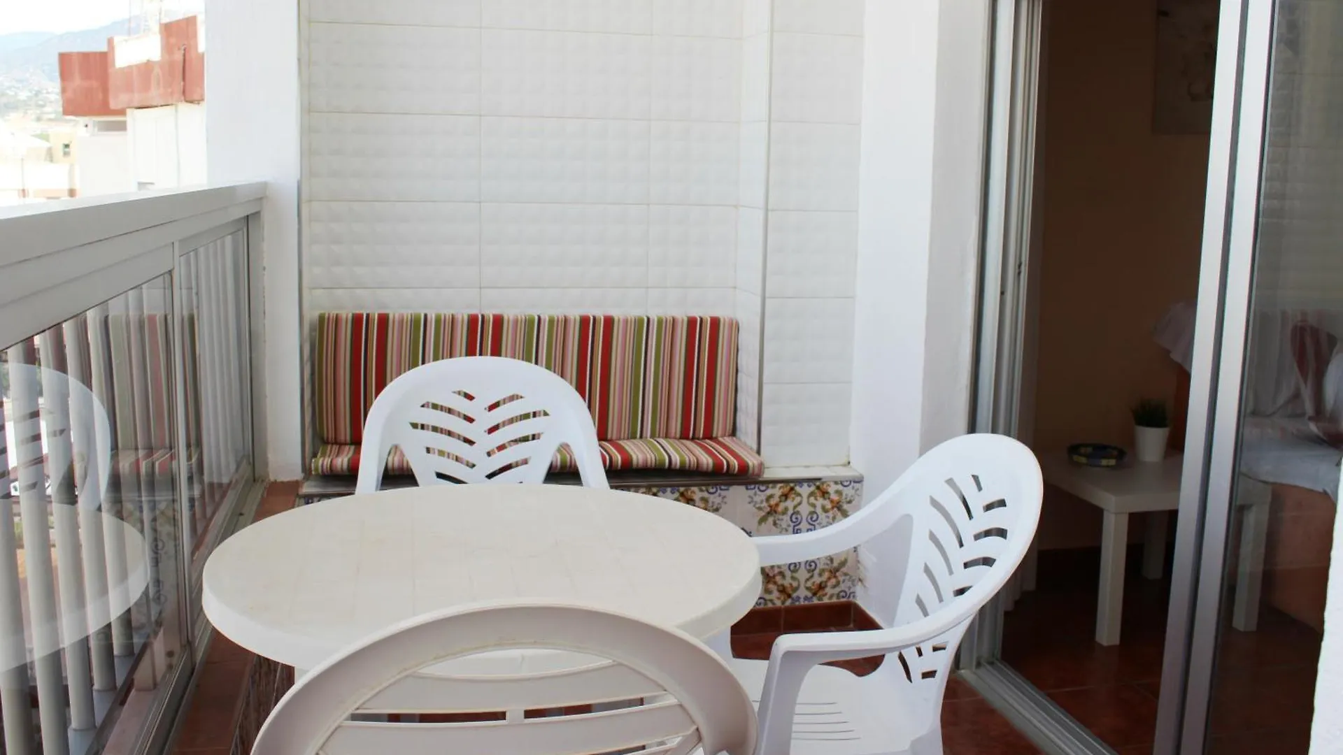 M & M Neptuno Torrecilla Beach Nerja Apartament
