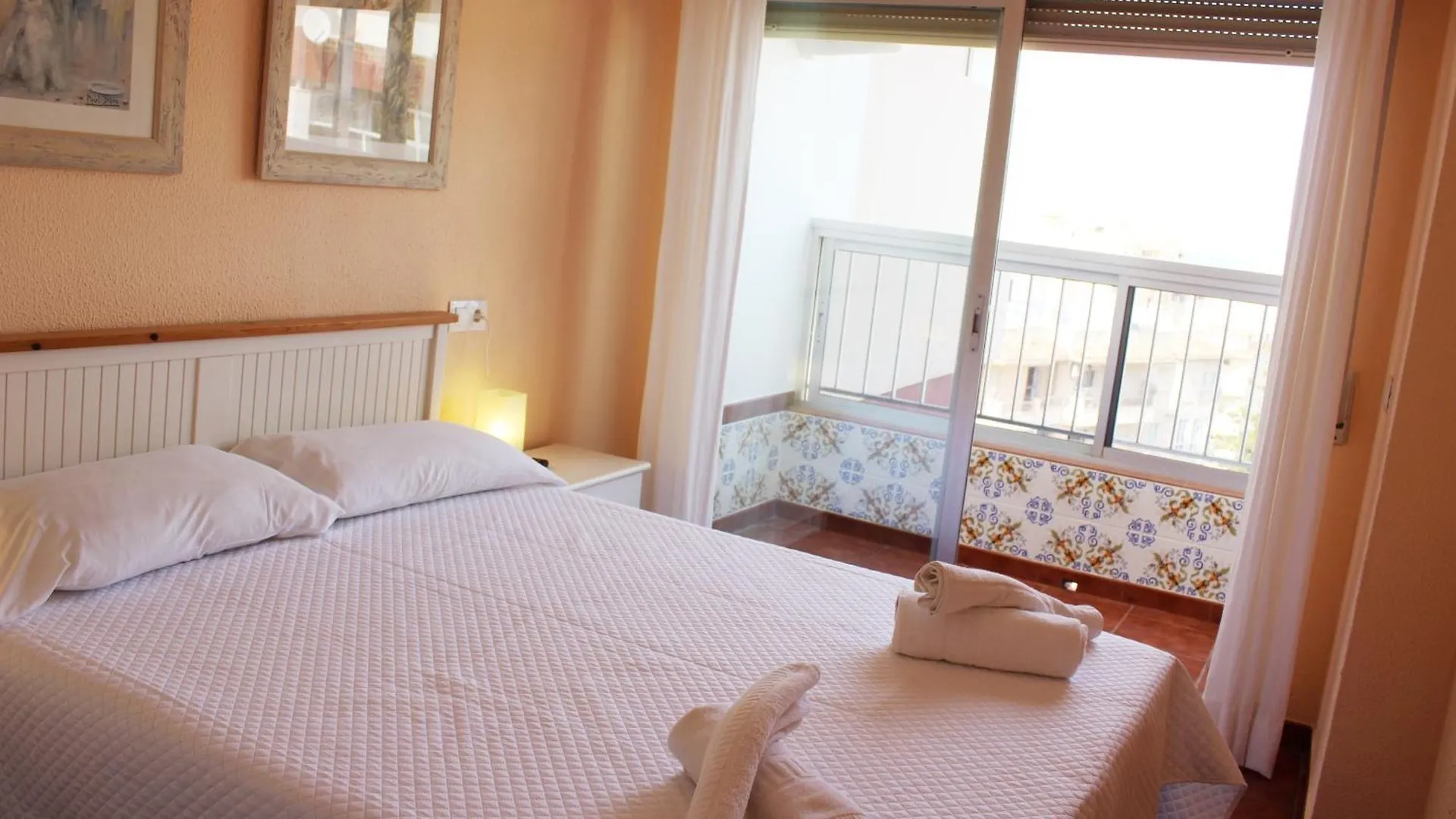 M & M Neptuno Torrecilla Beach Nerja 0*,  Hiszpania